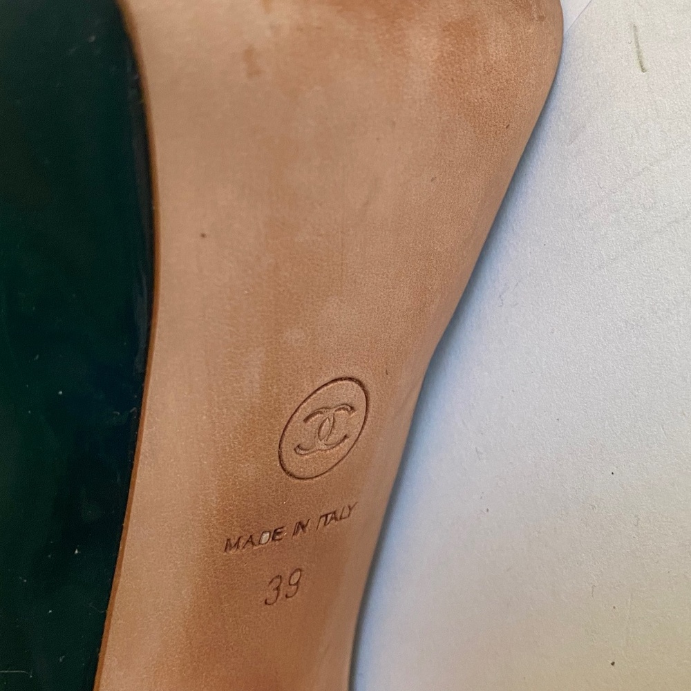 Chanel blue green patent leather heels platforms 39-8.5 mules slingbacks sandals - Picture 7 of 8